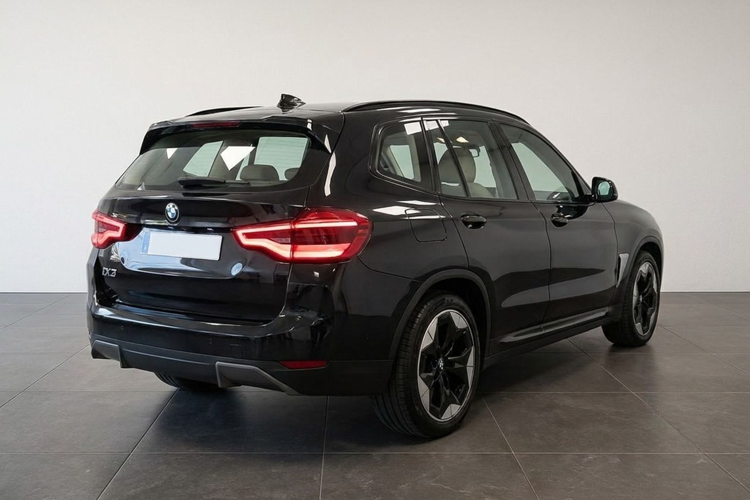 Sort BMW iX3 fra 2021