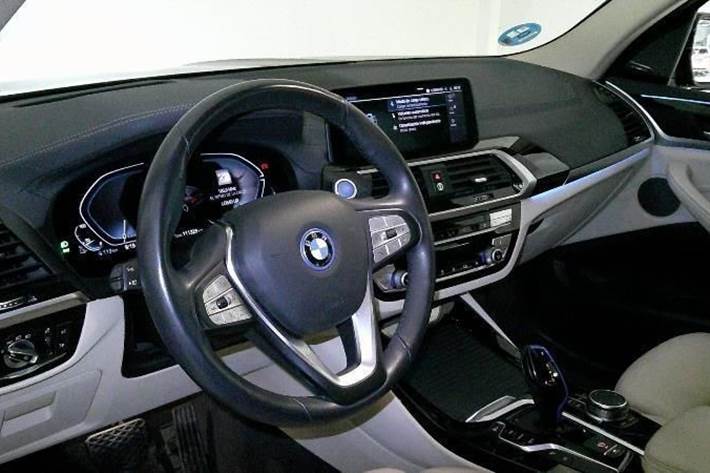 Sort BMW iX3 fra 2021
