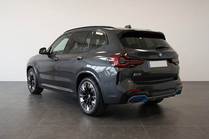 Sort BMW iX3 fra 2022