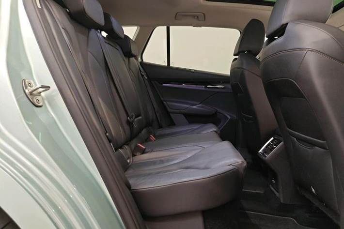 Sølv Skoda Enyaq fra 2021