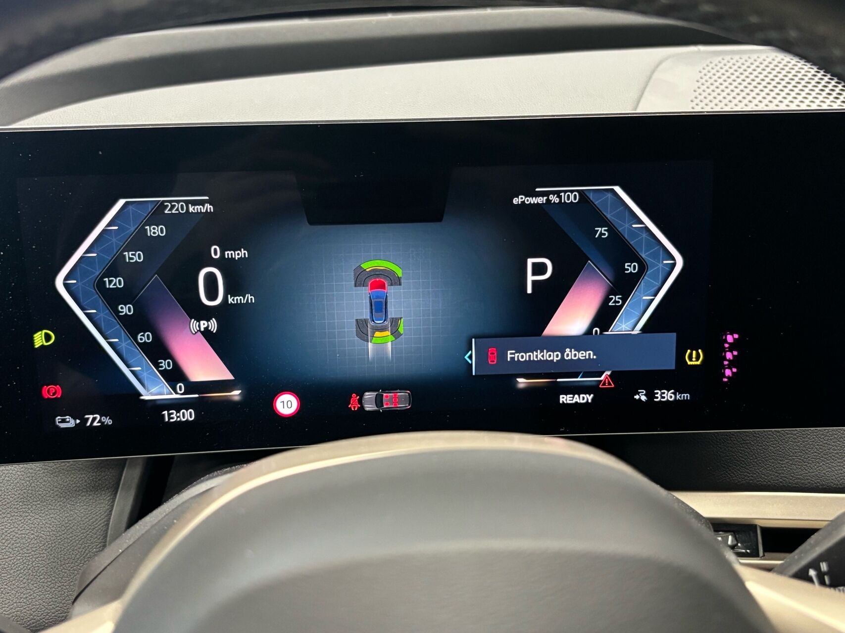 Blå BMW iX fra 2021