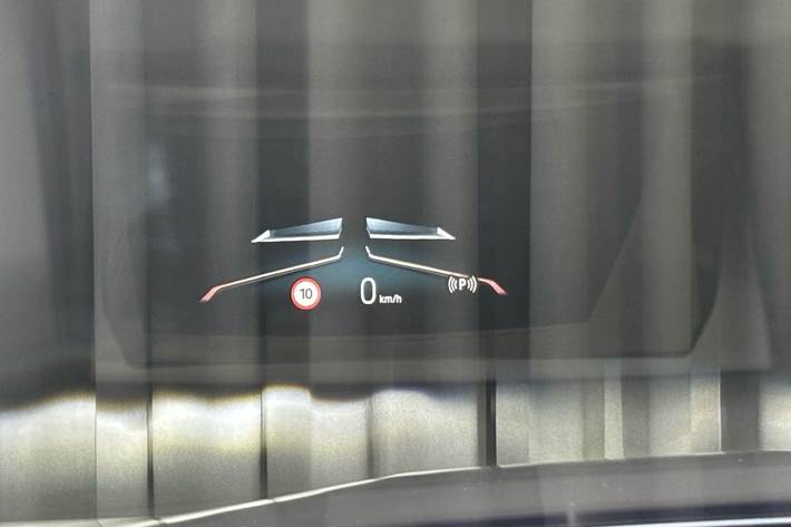 Blå BMW iX fra 2021