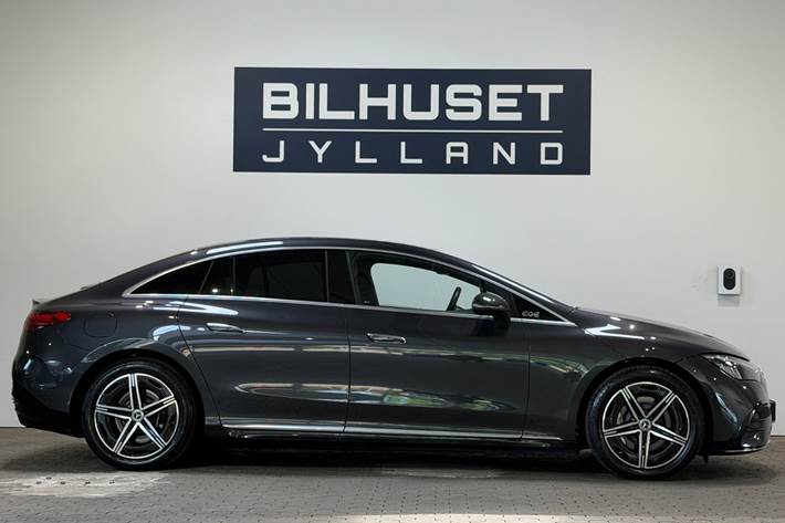 Grå Mercedes EQE350 fra 2024