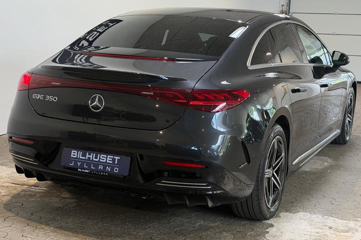 Grå Mercedes EQE350 fra 2024