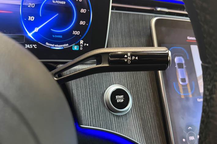 Grå Mercedes EQE350 fra 2024