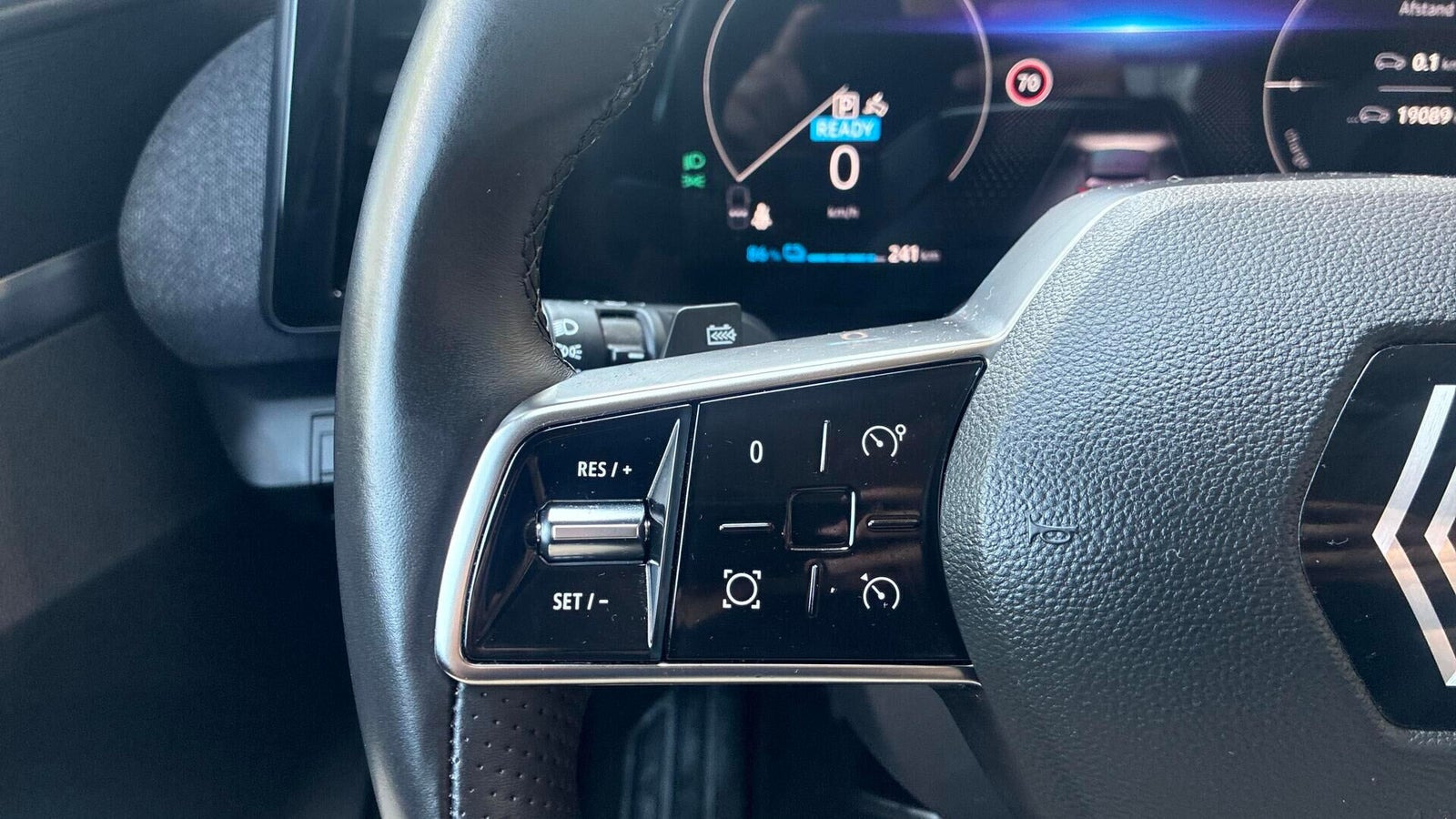 Hvid Renault Megane E-Tech fra 2023
