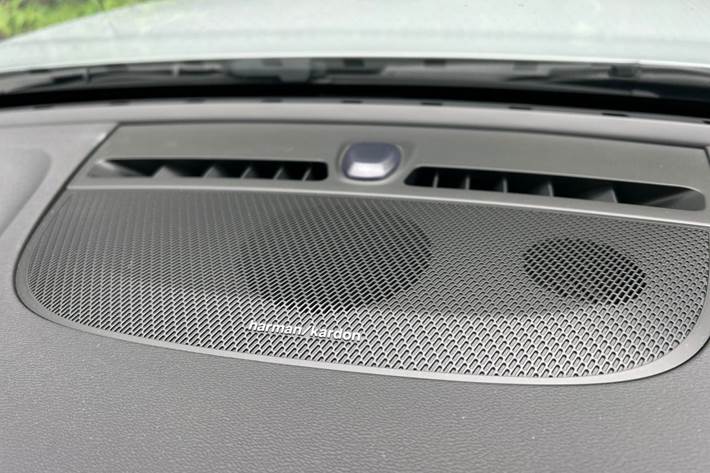 Grå Volvo EX40 fra 2024