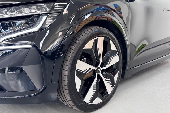Sort Renault Megane E-Tech fra 2024
