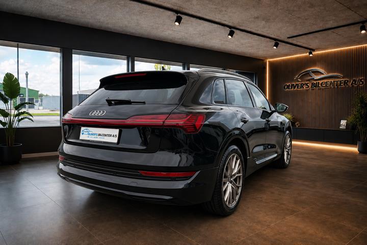 Sort Audi e-tron fra 2020