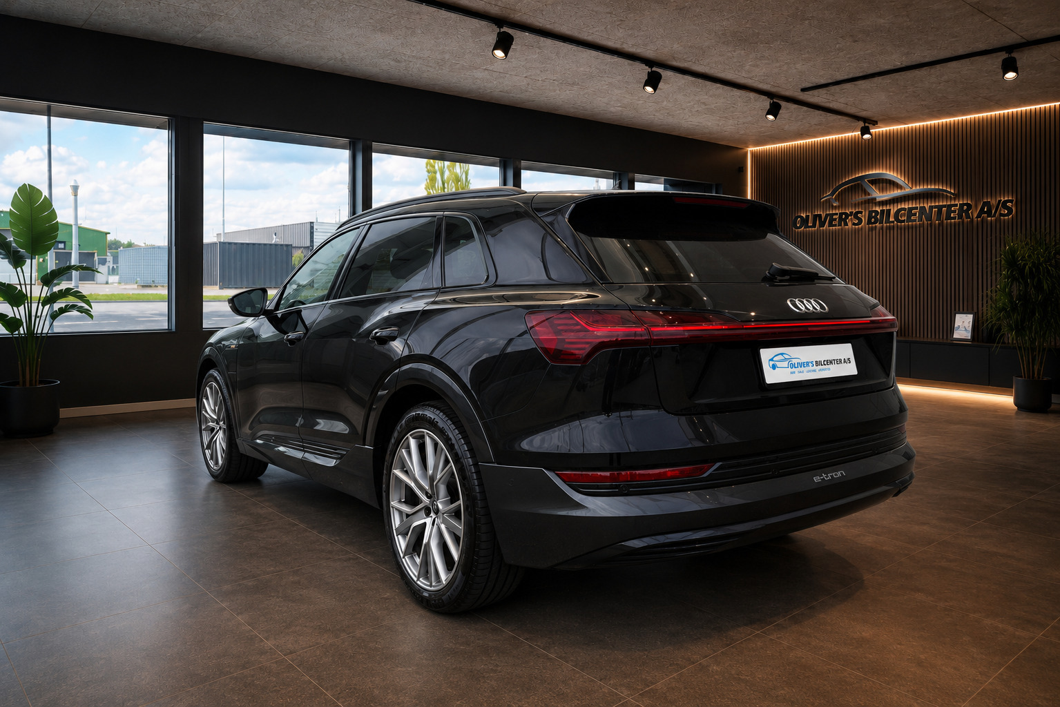Sort Audi e-tron fra 2020