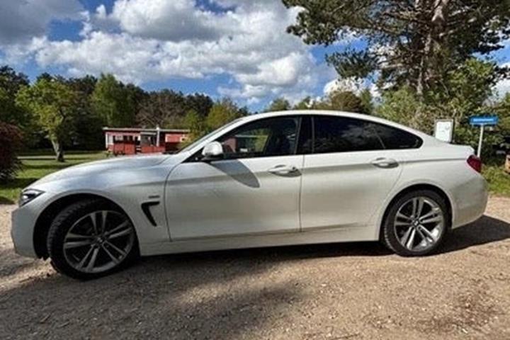 Hvid BMW 420i fra 2018