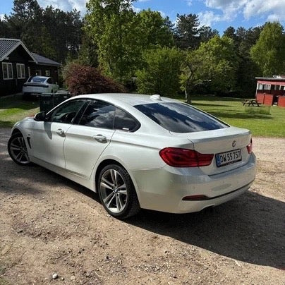 Hvid BMW 420i fra 2018
