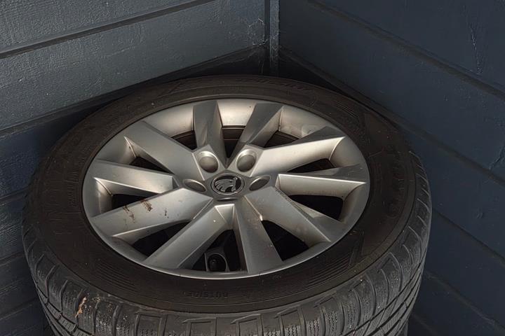 Hvid Skoda Superb fra 2020