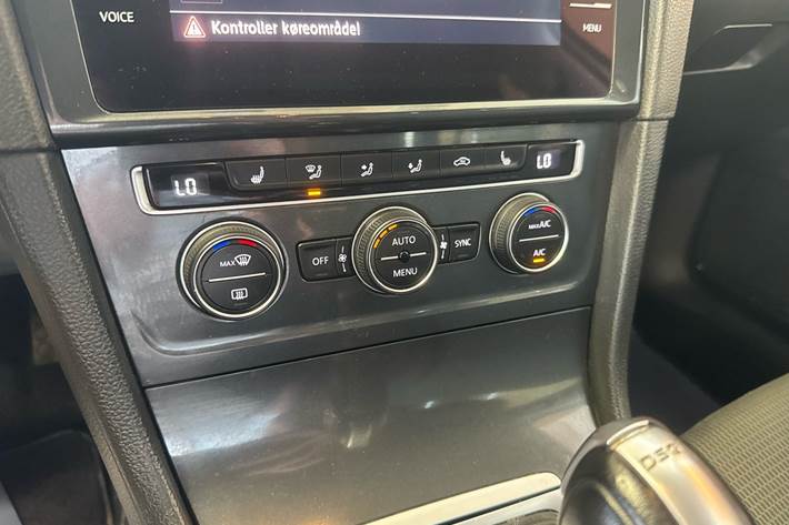 Beige VW Golf VII fra 2018