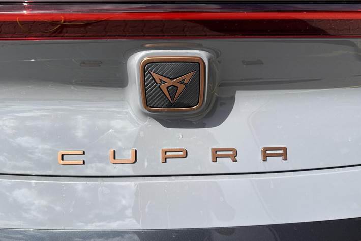Grå Cupra Born fra 2024