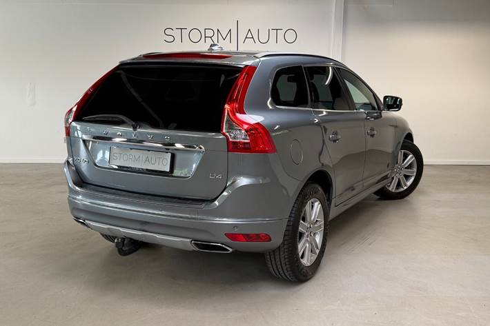 Grå Volvo XC60 fra 2016