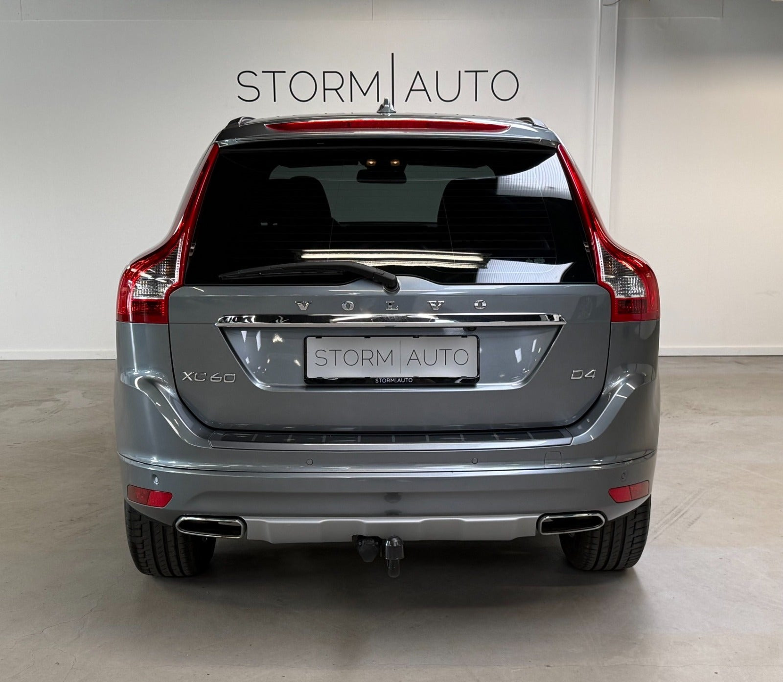 Grå Volvo XC60 fra 2016