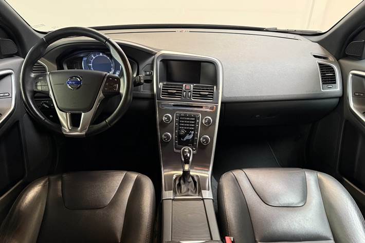 Grå Volvo XC60 fra 2016