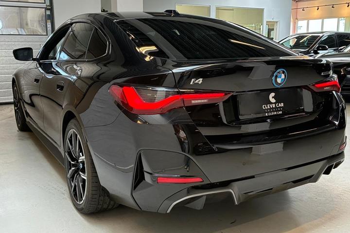 Sort BMW i4 fra 2025