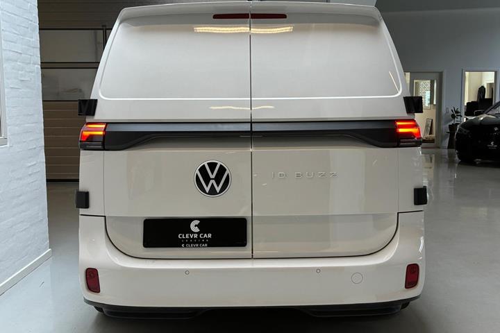 Hvid VW ID.Buzz fra 2023