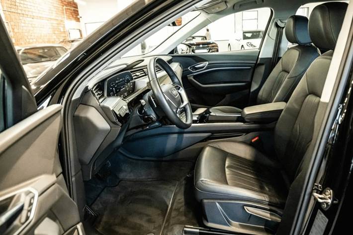 Sort Audi e-tron fra 2022
