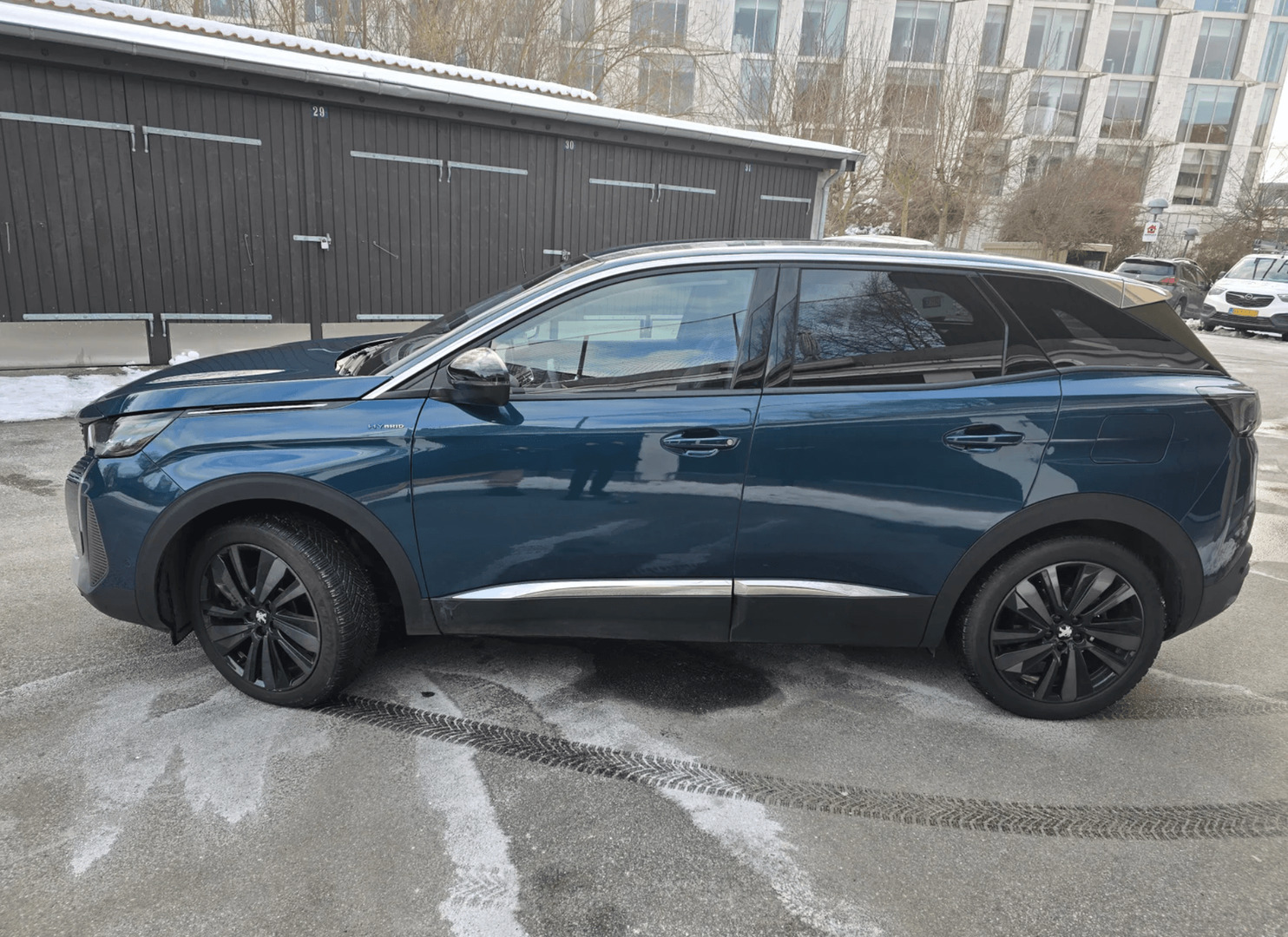 Blå Peugeot 3008 fra 2022