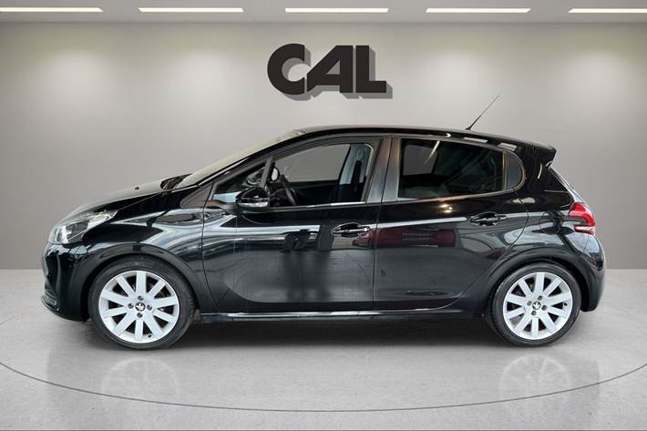 Sort Peugeot 208 fra 2015