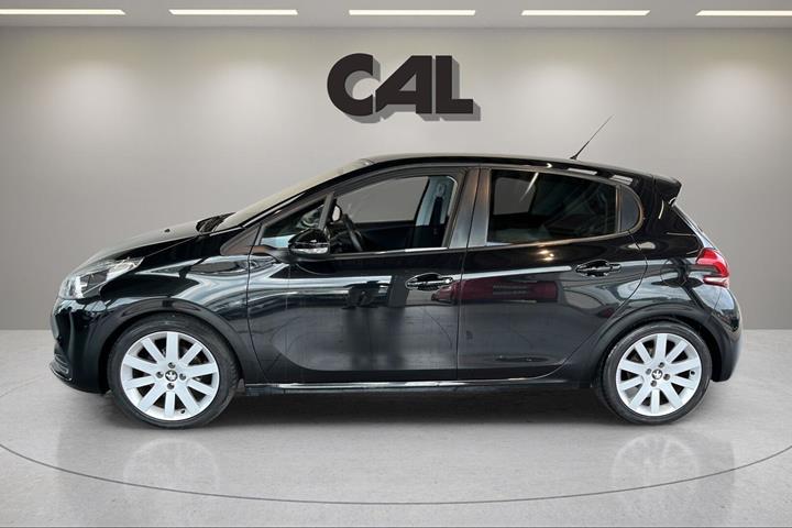 Sort Peugeot 208 fra 2015