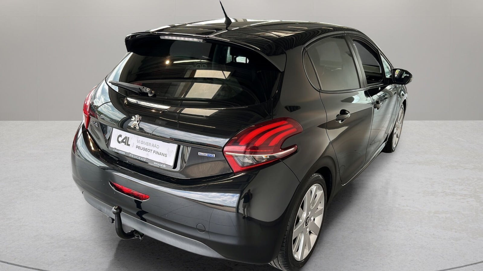 Sort Peugeot 208 fra 2015