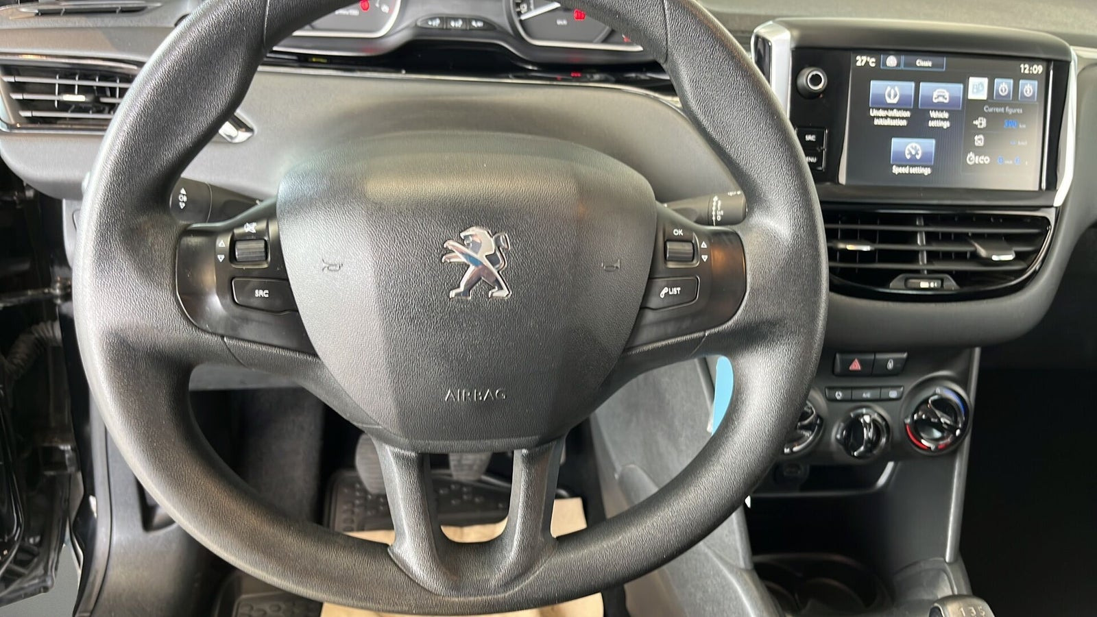 Sort Peugeot 208 fra 2015