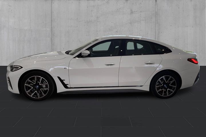 Hvid BMW i4 fra 2024