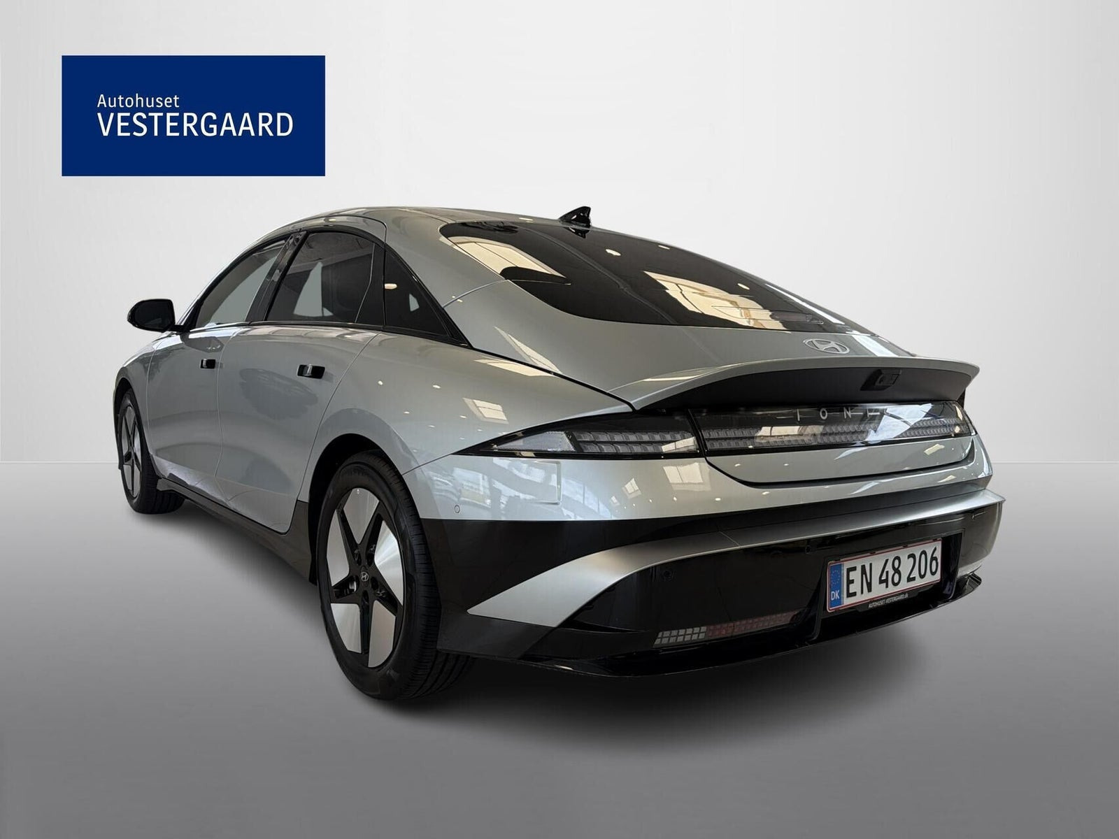 Grå Hyundai Ioniq 6 fra 2026