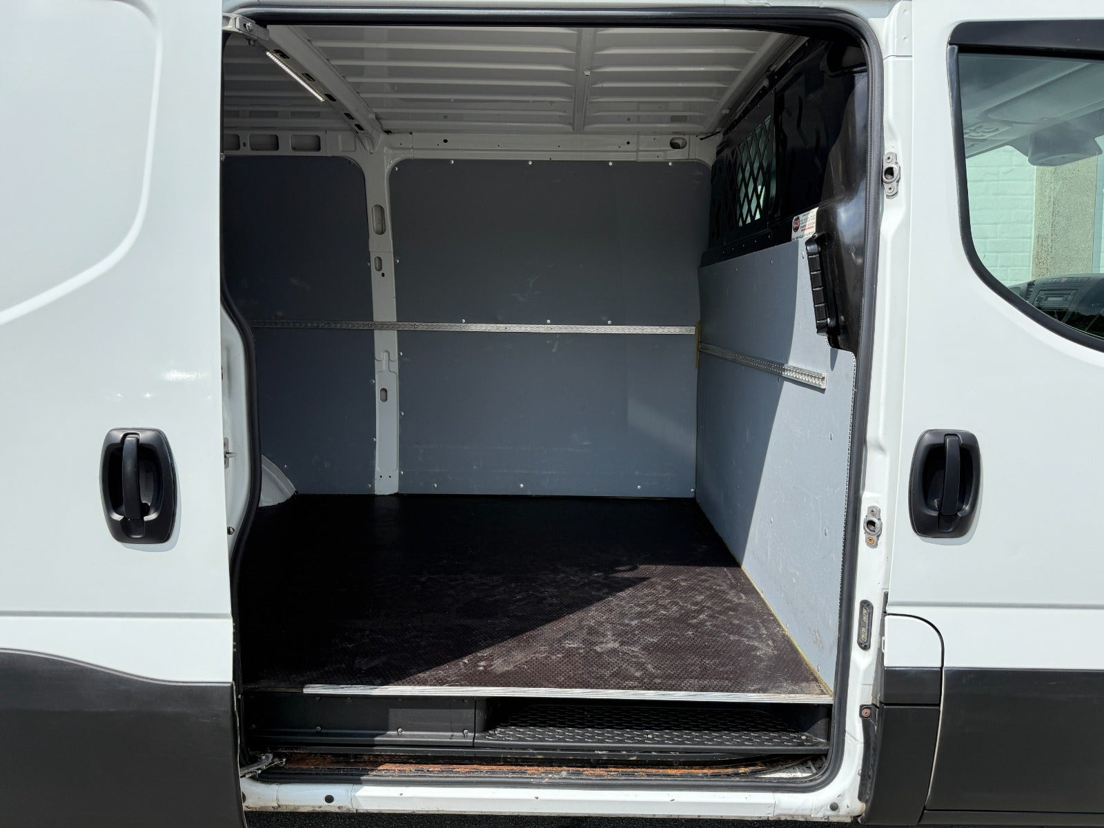 Hvid Iveco Daily fra 2016