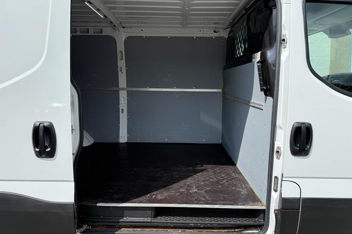 Hvid Iveco Daily fra 2016