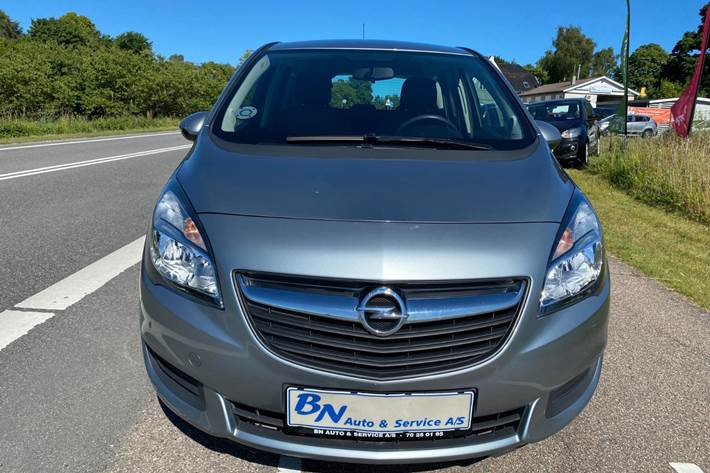 Blå Opel Meriva fra 2014