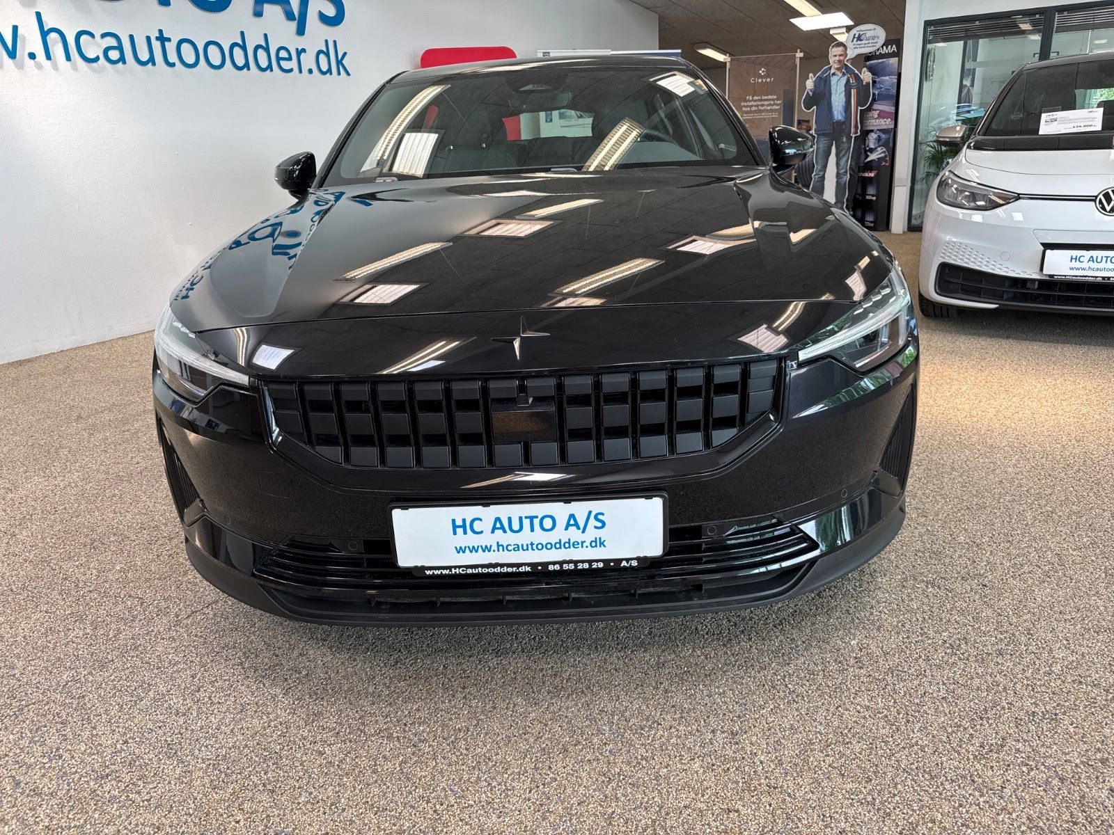 Sort Polestar 2 fra 2023
