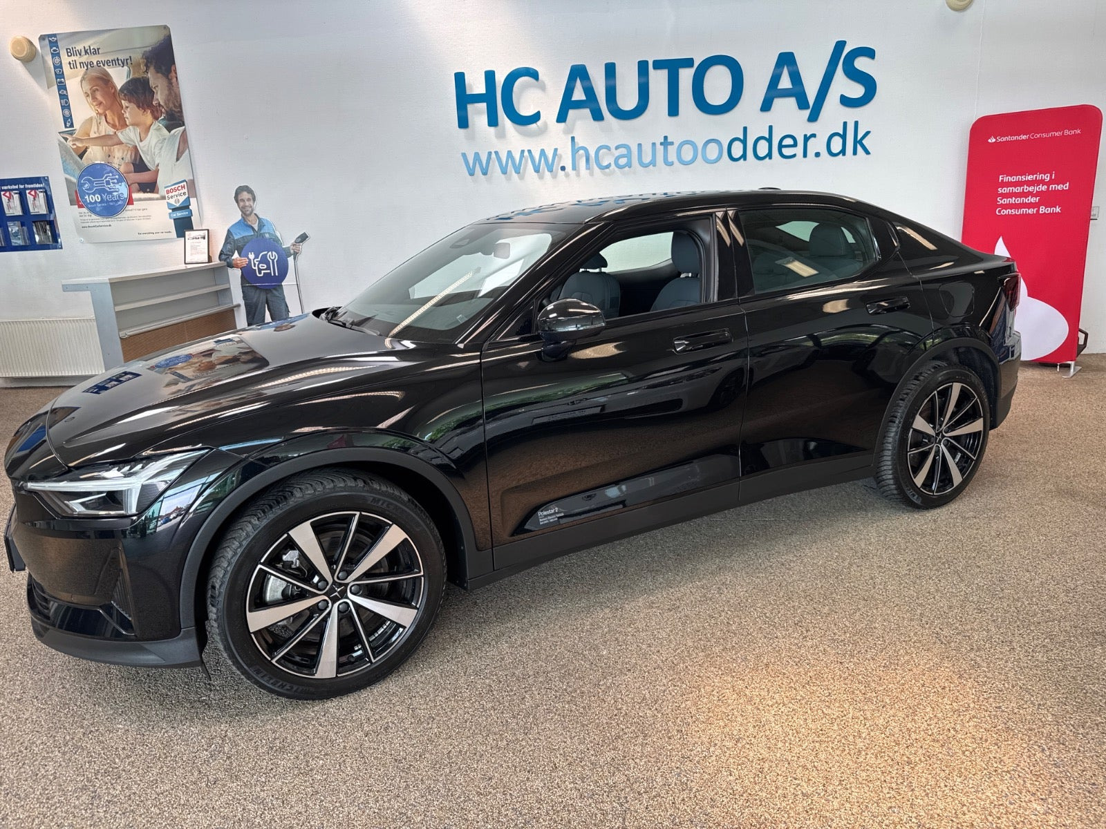 Sort Polestar 2 fra 2023
