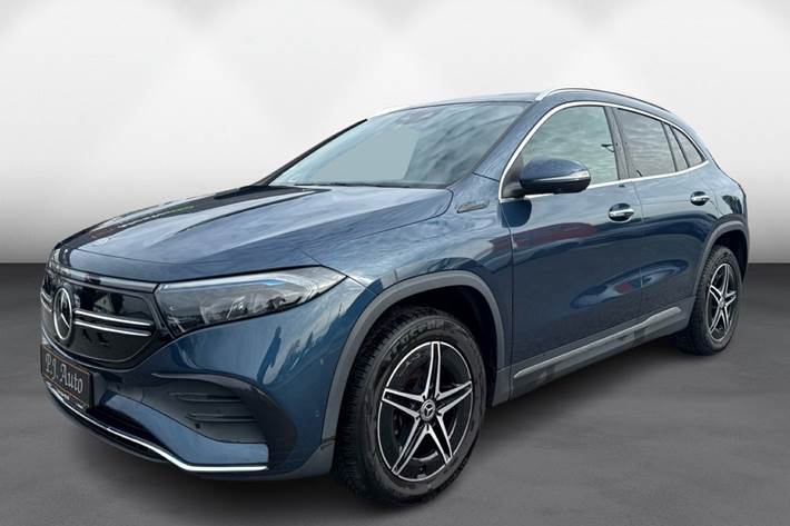 Blå Mercedes EQA250 fra 2022 set udefra