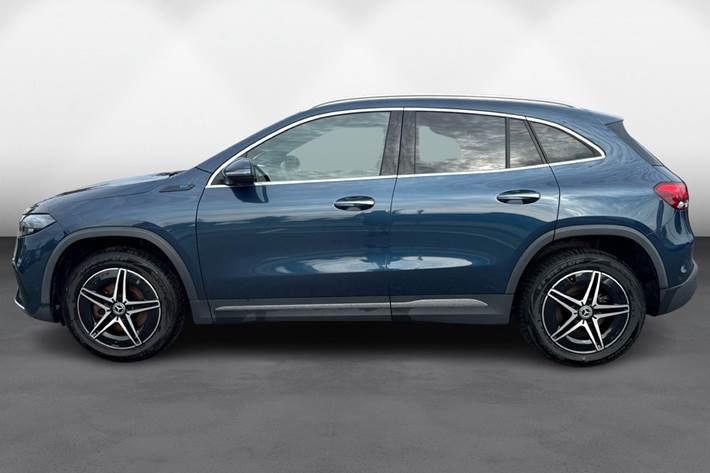 Blå Mercedes EQA250 fra 2022
