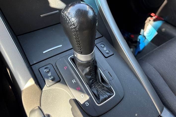 Grå Honda Accord fra 2010