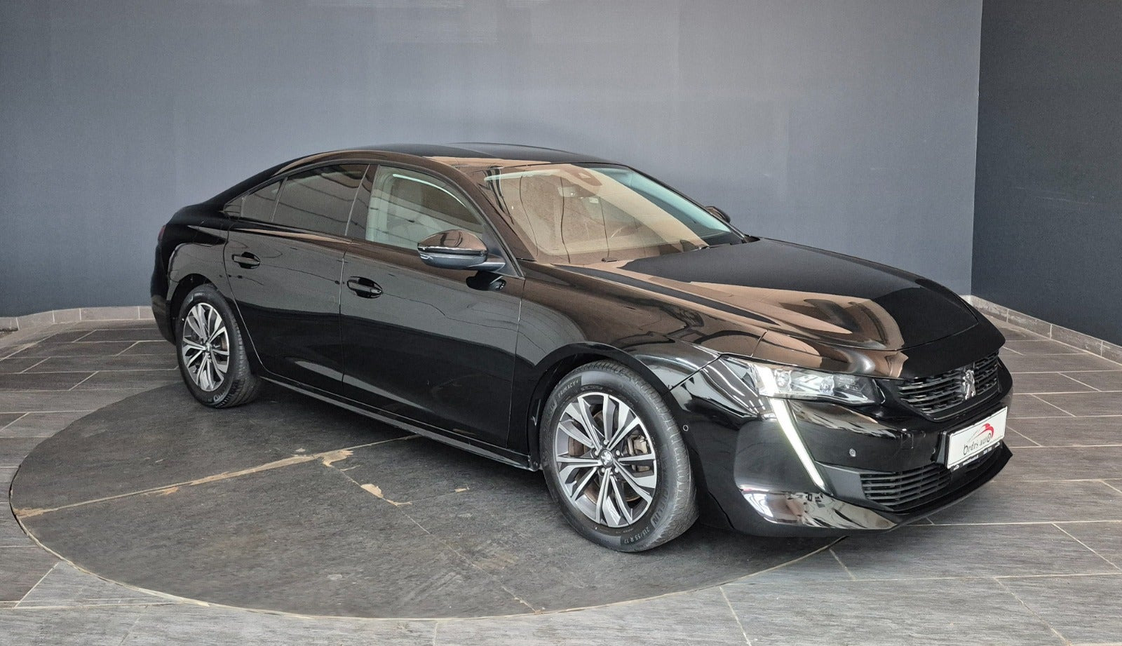 Sort Peugeot 508 fra 2022