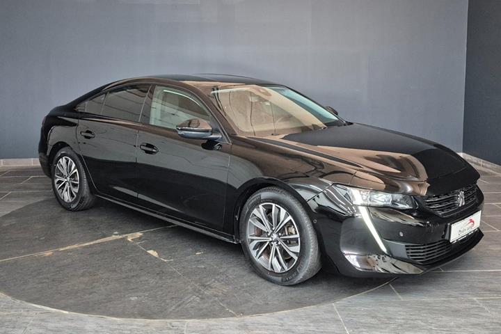 Sort Peugeot 508 fra 2022