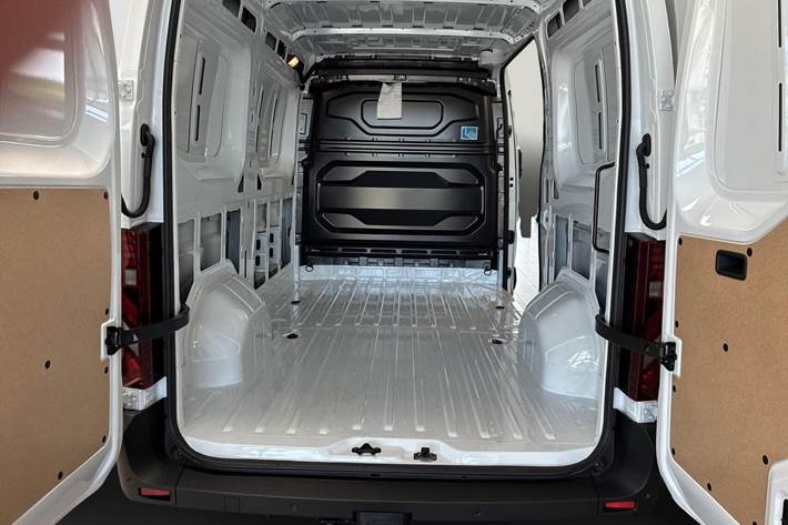 Hvid Renault Master V T35 fra 2026