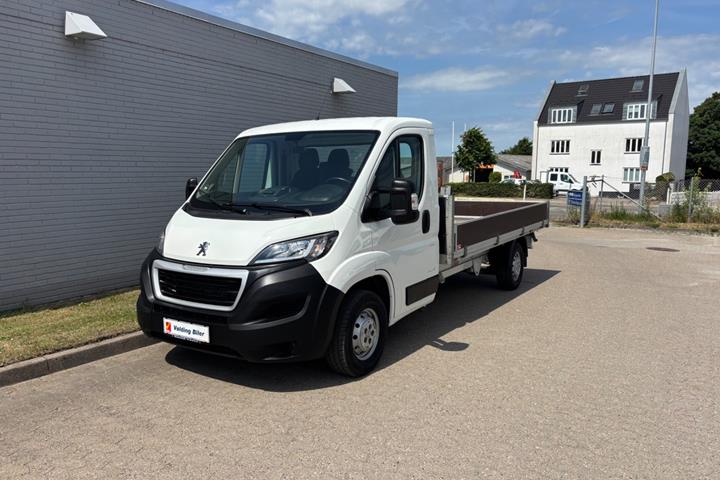 Hvid Peugeot Boxer 335 fra 2020