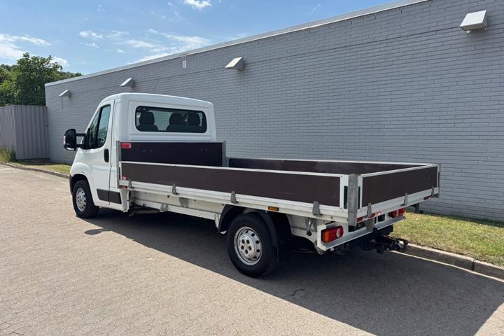 Hvid Peugeot Boxer 335 fra 2020