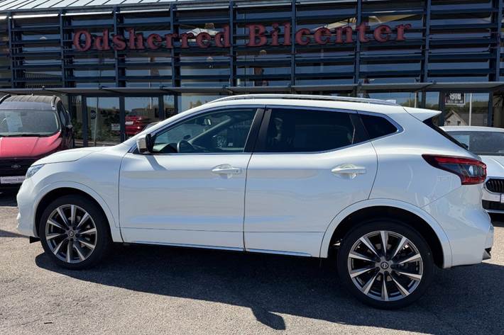 Hvid Nissan Qashqai fra 2019