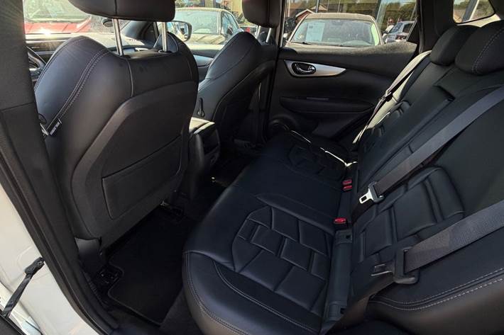 Hvid Nissan Qashqai fra 2019