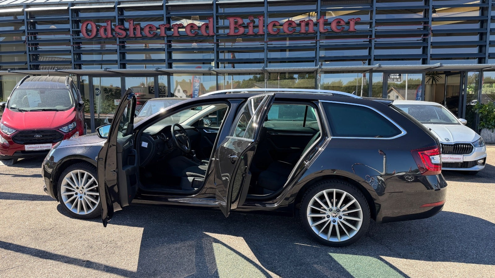 Sort Skoda Octavia fra 2020