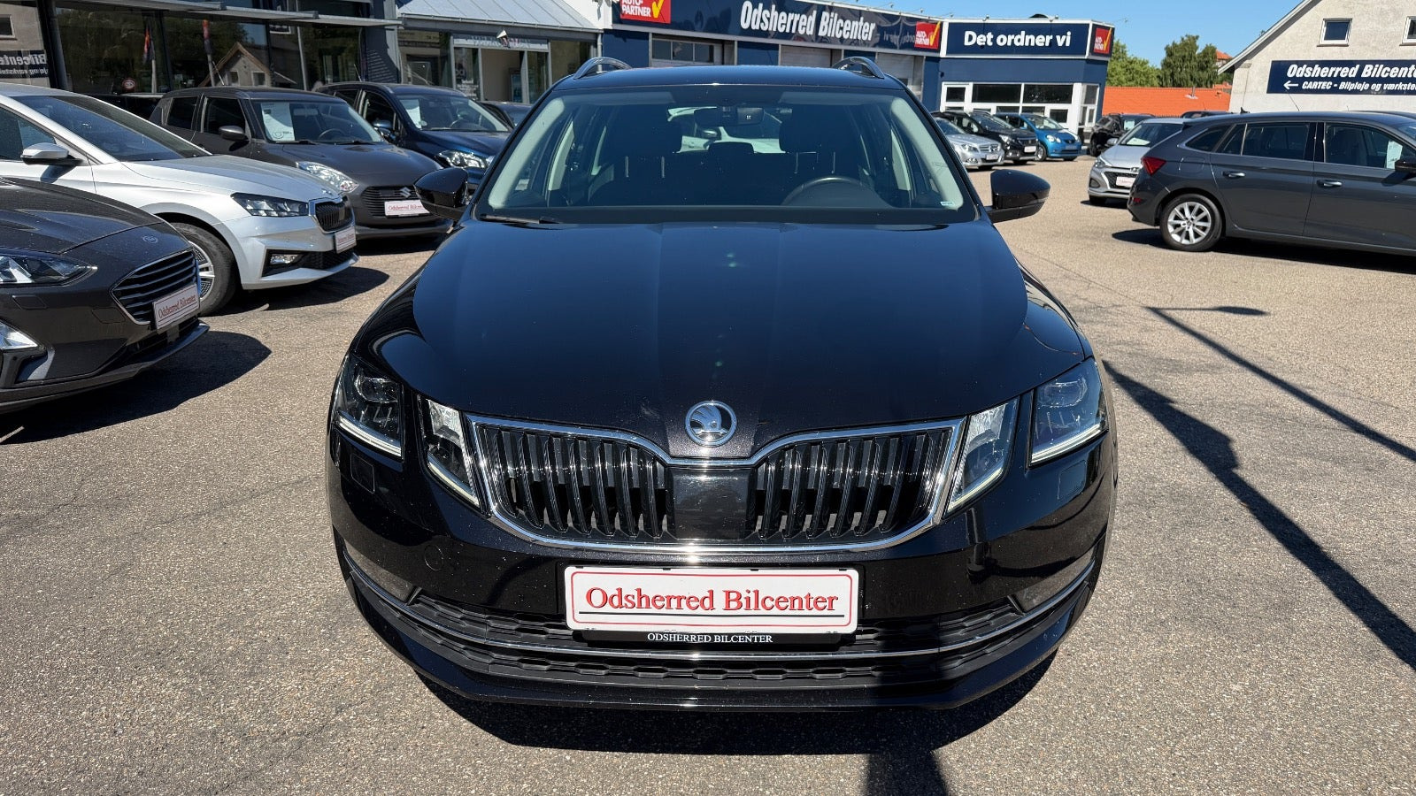 Sort Skoda Octavia fra 2020