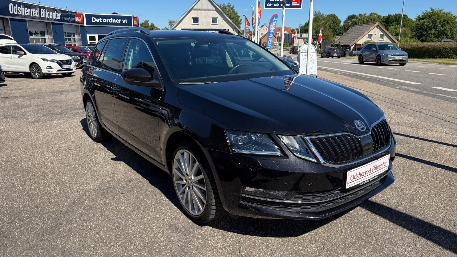 Sort Skoda Octavia fra 2020